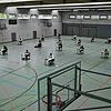 Hier lässt sich Abstand halten. Die Abiturienten schreiben ihre Klausuren in der neuen Turnhalle des Markdorfer Bildungszentrums.