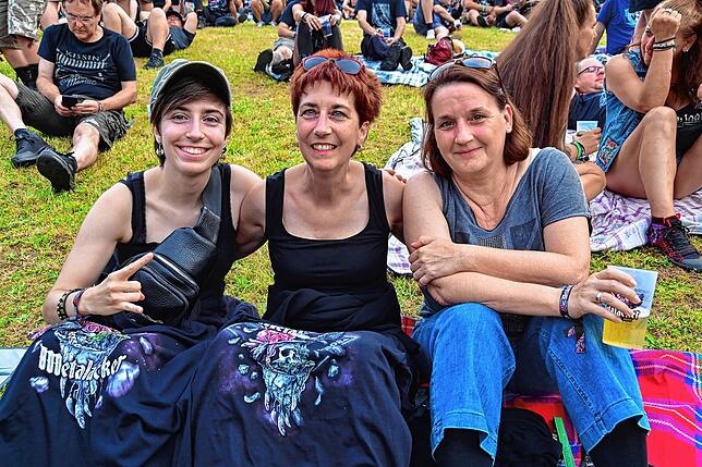 Bild 11: Tausende Metalheads feiern im Schwarzwald