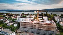Gesundheitskomplex auf der Mettnau: Im Vordergrund der Neubau des städtischen Pflegeheims, dahinter die Gebäude des Radolfzeller ...