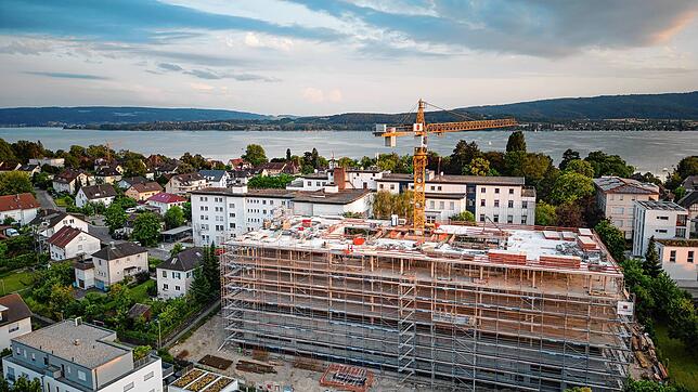 Gesundheitskomplex auf der Mettnau: Im Vordergrund der Neubau des städtischen Pflegeheims, dahinter die Gebäude des Radolfzeller ...