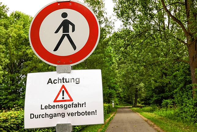 Weiterhin aufgrund von Lebensgefahr gesperrt: Der Radweg zwischen Moos und Iznang.