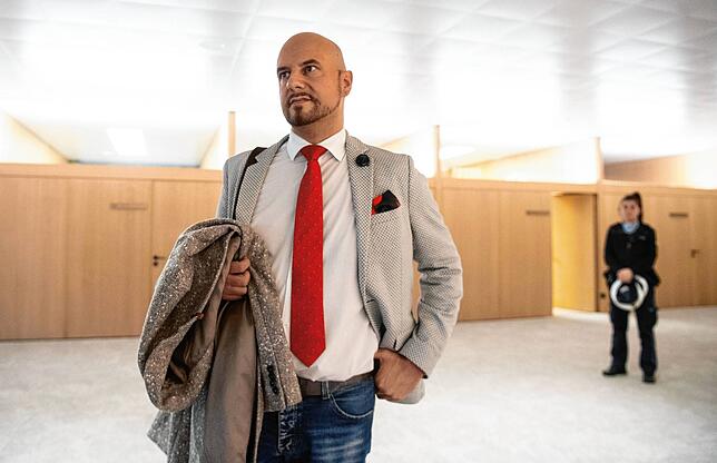 Stefan Räpple, Landtagsabgeordneter der AfD, steht außerhalb des Plenarsaals des Landtags von Baden-Württemberg. Räpple war 2018 nach ...
