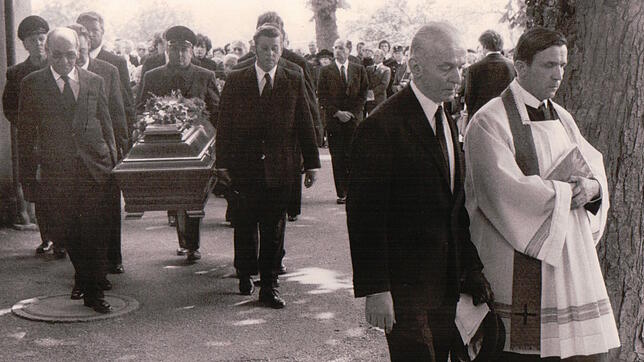 Es war eine große Trauergemeinde, die den Philosophen Martin Heidegger am 28. Mai 1976 auf seinem letzten Weg begleitete. Gemeinderäte ...