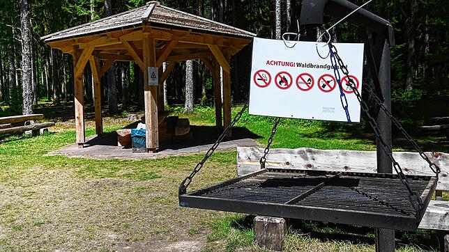 Wegen der aktuellen Waldbrandgefahr droht ein Grillverbot – so wie in unserem Foto aus dem Juli 2022 vom Grillplatz im Stockwald.