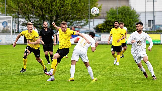 Am letzten Spieltag klärt sich die Frage um die Meisterschaft in der Bezirksliga Bodensee zwischen dem FC Öhningen-Gaienhofen (gelbe ...