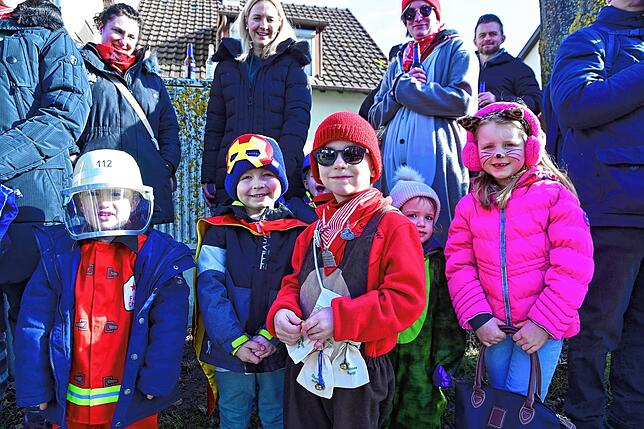 Bild 22: So laufen sich die Narren für den Umzug in Bad Dürrheim warm