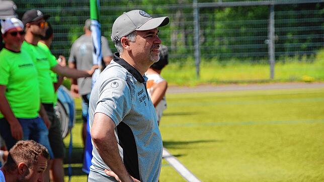 Nicht nur Jürgen Frank, Trainer der SG Riedöschingen/Hondingen, blickt nach dem knappen Ergebnis gespannt auf das Rückspiel gegen den FC ...