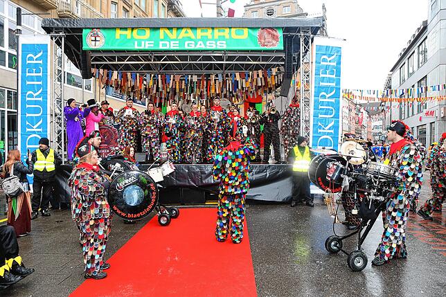 Bild 5: Schmotziger Dunschtig in Konstanz: Fasnacht mit Musik, Hästrägern und buntem Treiben - Die Bilder!