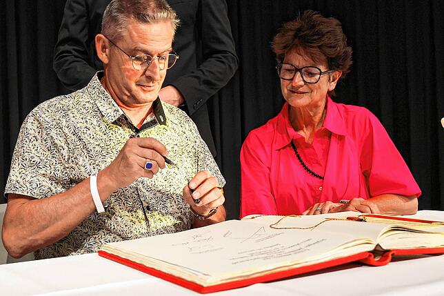 Bild 16: Festakt 50 Jahre Städtepartnerschaft in der Markolfhalle