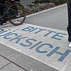 Rücksichtnahme sollte selbstverständlich sein, ist sie aber nicht. Fußgänger sollen künftig sicherer ihres Weges gehen können. Der ...