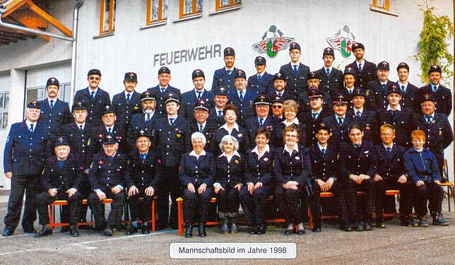 Die Freiwillige Feuerwehr Wallbach im Jahr 1998.