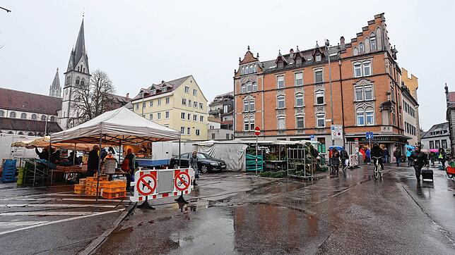 Nur an zwei Vormittagen ist Markt auf dem Stephansplatz, der sonst Platz für 80 Autos bietet. Nachts dient er als Anwohnerparkplatz. Wo ...