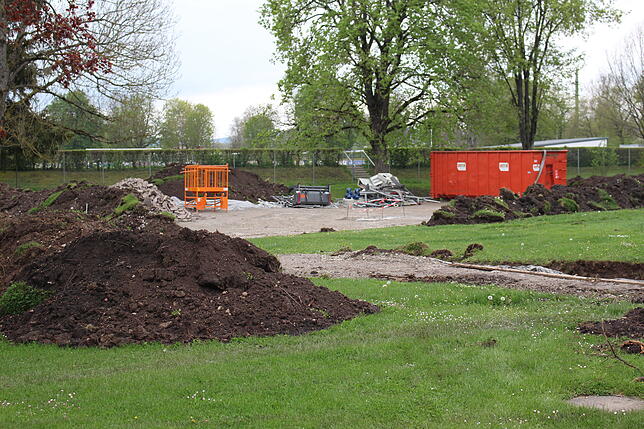 Schon vor dem offiziellen Baustart ist es im Schwimmbad mit den Arbeiten losgegangen.