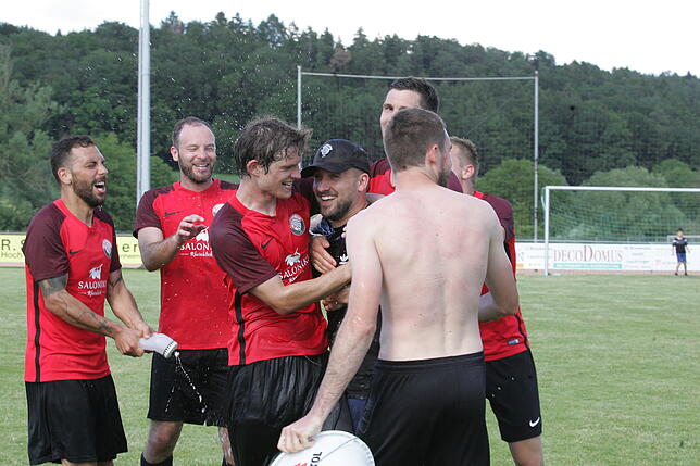 Bild 8: Dramatisches 2:1 gegen SV Berau: FC Hochrhein ist Meister &ndash; wir haben die Bilder!