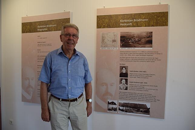 Jochen Goldt vom Verein "Hohenfels hat Zukunft" führt Interessierte durch das Brodmann-Museum, das nur auf Anfrage öffnet. Bild: Ramona ...