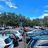 (Archivbild) Mehrere abgestellte Autos auf dem Döbele-Parkplatz wurden zwischen Karfreitag und Samstag beschädigt.