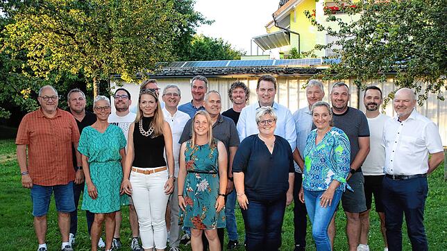 Der neue Wutöschinger Gemeinderat (von links): Stefan Ruppaner, Christof Büche, Eva Lötzerich, Robin Ebner, Jürgen Still (verdeckt), ...