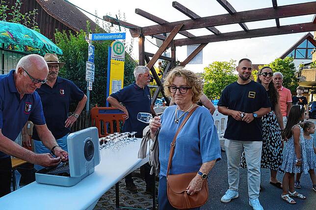 Bild 18: Bilder vom Daisendorfer Weinfest am Freitagabend rund um die Fruchtscheune von Mathias Bernhard