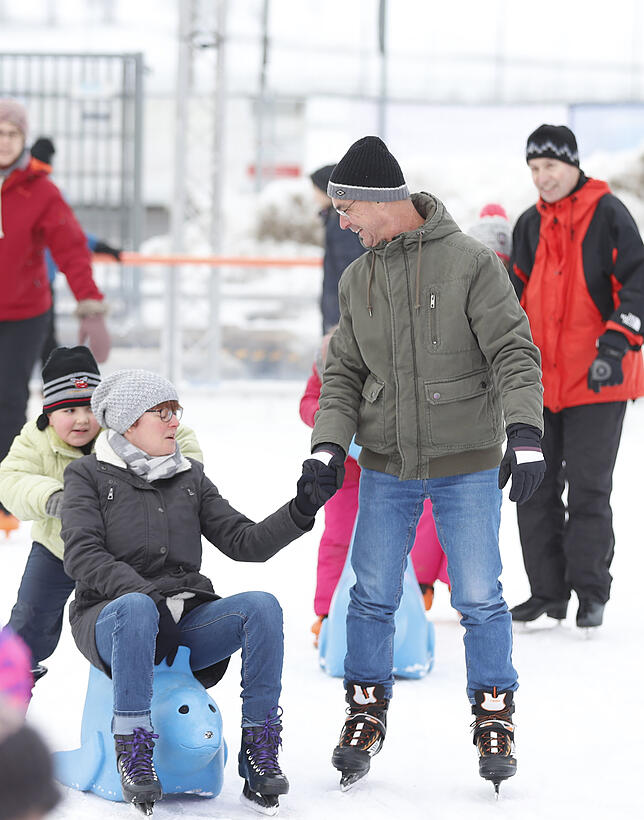 Bild 14: Bilder vom SÜDKURIER-Aktionstag auf der Blumberger Eisbahn