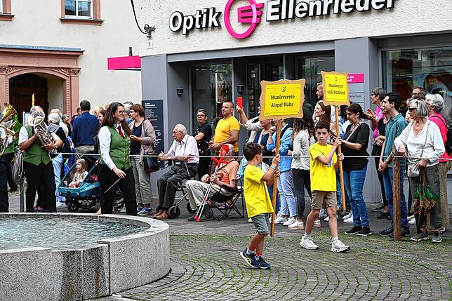 Bild 8: So schön ist das bunte Treiben am Chilbi-Festumzug (Teil 1)