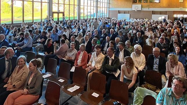 In der voll besetzten Rebberghalle fand der Festakt anlässlich des 50-jährigen Bestehens der Gemeinde Orsingen-Nenzingen statt.