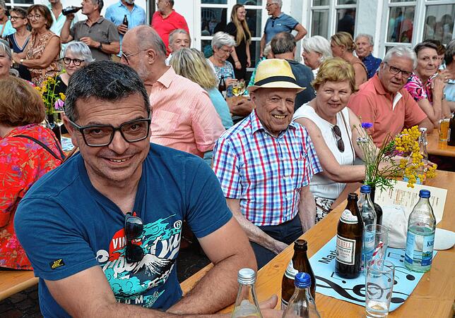 Bild 26: Five Senses rocken den Schlosshof in Markdorf – hier gibt es die schönsten Bilder