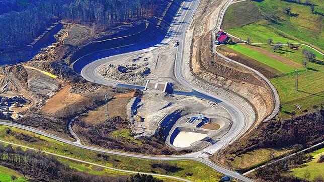 Das Luftbild vom Februar zeigt die Anschlussstelle der A 98.5 in Rheinfelden Minseln.