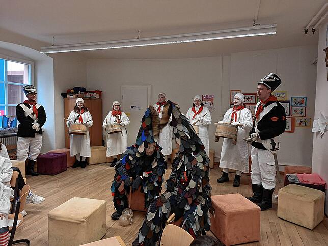 Bild 4: Fasnacht in Waldhut: Schulbefreiung, Rathaussturm und die besten Bilder der Narren!