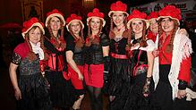 Schönheiten mit Bollenhut &ndash; der Wiibertag in Bad Säckingen steigt am Donnerstag.