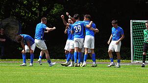 Bild : So sehen Sieger aus! Die besten Bilder von der Meisterfeier des SV Konstanz
