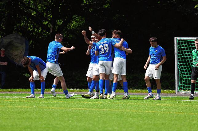 Bild 1: So sehen Sieger aus! Die besten Bilder von der Meisterfeier des SV Konstanz