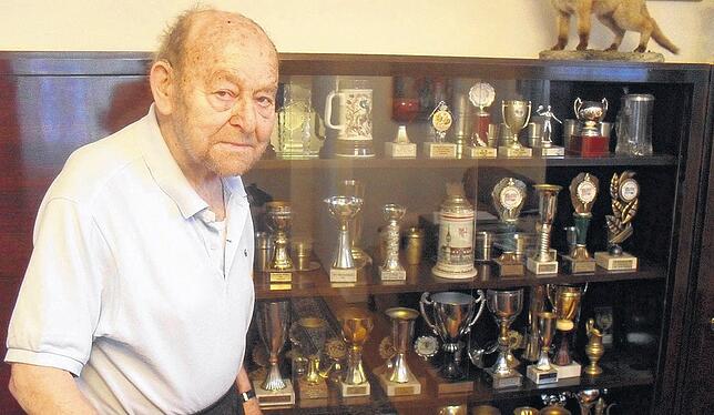 Bild 5: Gustav Rey ist 99 Jahre alt. Er hat ein Leben geführt, das für fünf Menschen reichen würde. Genug hat er aber noch lange nicht