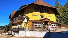 Im ehemaligen &bdquo;Wehrhalder Hof&ldquo; ist seit April 2021 die Janus-Klinik Eltern-Kind untergebracht. Die Einrichtung ist zwar gut ...