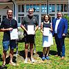Die bestplatzierten Radfahrer Berthold Prutscher (von links), Horst Albiez und Christine Auer mit Bürgermeister Patrick Krauss. Bild: ...
