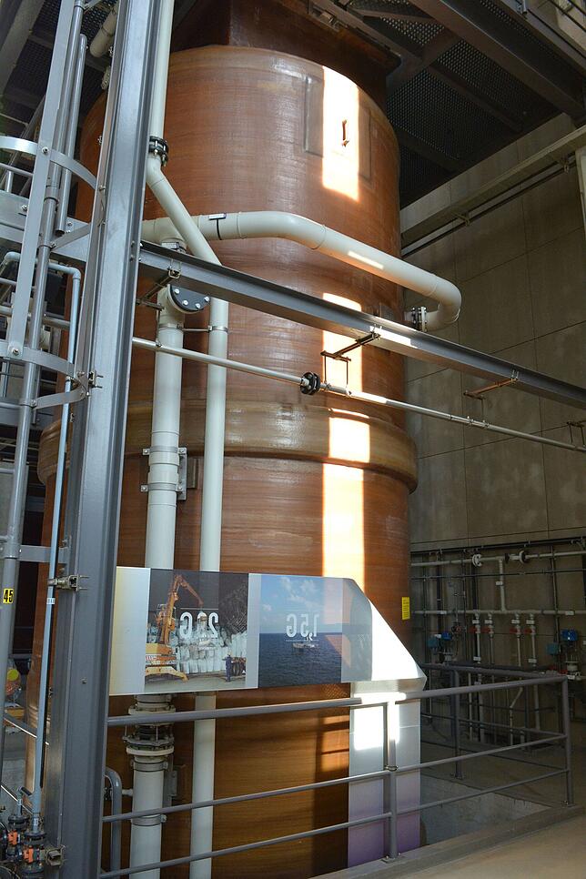 Bild 7: Die Reste von tausenden Feuerwerkskörpern landen mit dem Konstanzer Müll in einer Verbrennungsanlage in der Schweiz. Aber ist das eine saubere Sache, wenn unser Müll verbrannt wird?