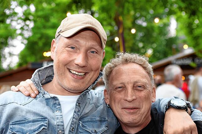 Bild 17: Die Gäste feiern beim Stadtgartenfest: Hier sind die Fotos vom ersten Abend