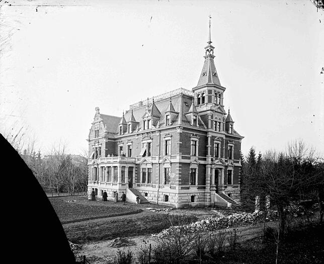 Die Villa des Fabrikanten Ludwig Stromeyer in der Seestraße 17. Das Foto wurde wahrscheinlich von Eugen Wolf im Winter 1891 aufgenommen.