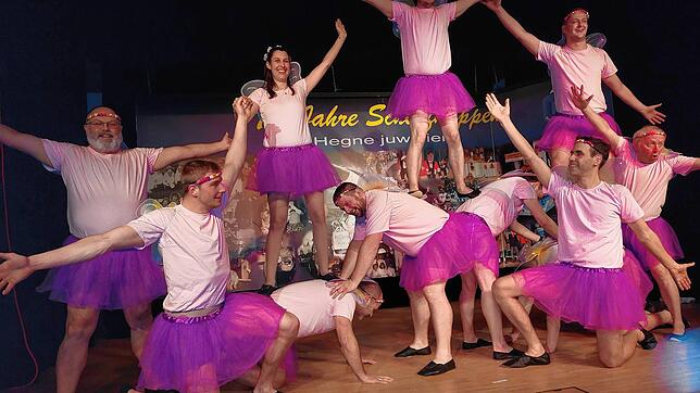 Das Männerballett begeistert einmal mehr das Publikum &ndash; diesmal als Feen.