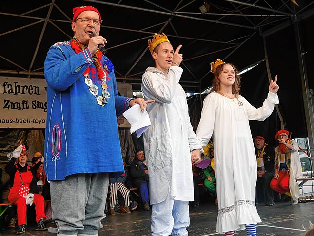 Bild 21: Jetzt haben die Poppele das Sagen: Die besten Bilder vom Rathaussturm in Singen