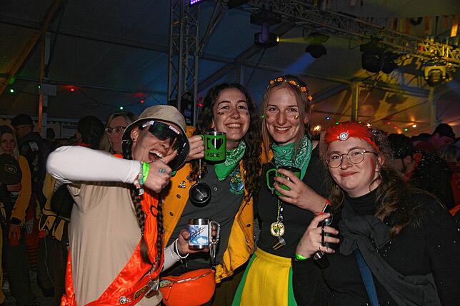 Bild 35: Sunnelöscherzunft feiert ihren 60. Geburtstag: Bilder vom großen Nachtumzug und der Geburtstagsparty