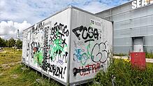 Wer etwas trinkt, benötigt irgendwann ein WC. Das Problem: Die öffentliche Toilette neben dem Sea Life (Foto), die eigentlich für ...