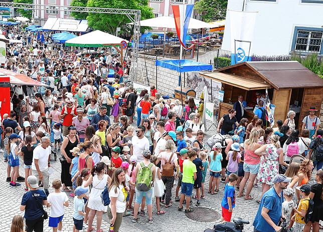 Proppenvoll präsentiert sich das Resizendviertel zum Gregorifest.