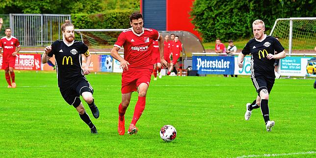 Bild 40: FC Wallbach dreht die Partie und gewinnt mit 3:2 gegen den FC RW Weilheim &ndash; und wir haben die Bilder!