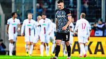 Bundesliga, FC Augsburg &ndash; SC Freiburg, 23. Spieltag, WWK-Arena. Freiburgs Maximilian Eggestein reagiert unzufrieden auf die ...