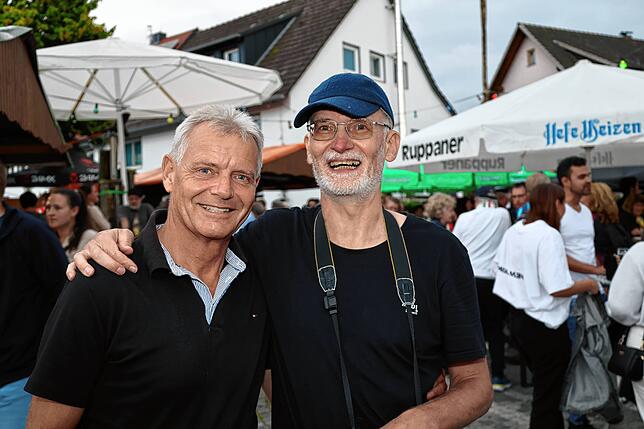 Bild 5: Das Dingelsdorfer Herbstfest 2025 ist eröffnet: So wird am ersten Abend gefeiert