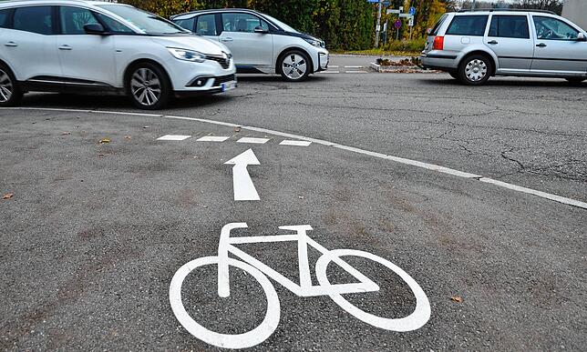 Der Radverkehr in Markdorf soll sicherer werden, auch durch Querungshilfen.