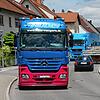 So wie hier im Jahr 2013, als anlässlich der Umleitung der Bundesstraße 33 bei Mönchweiler der Schwerlastverkehr durch die Gemeinde ...