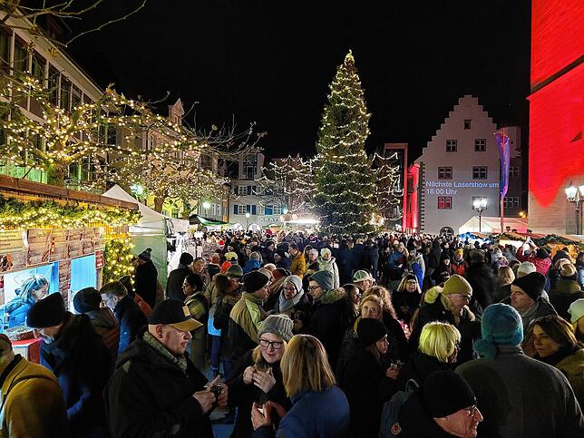 Auf dem Christkindlemarkt tummelten sich im vergangenen Jahr etliche Besucher. In diesem Jahr sorgen etliche neue Stände für Abwechslung.