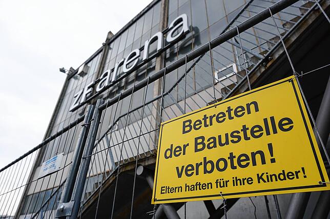 Seit Oktober 2020 ist die ZF Arena wegen Baumängeln und latenter Einsturzgefahr geschlossen.