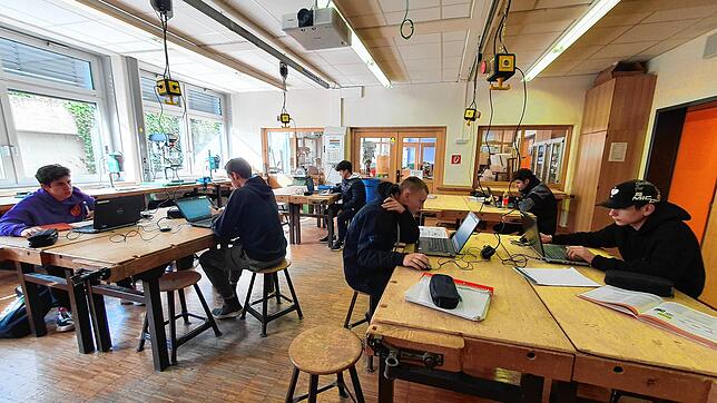 Die meisten Nichterfüller &ndash; also Lehrkräfte ohne Ausbildung &ndash; wurden im Reigerungsbezirk Freiburg im Landkreis Waldshut ...